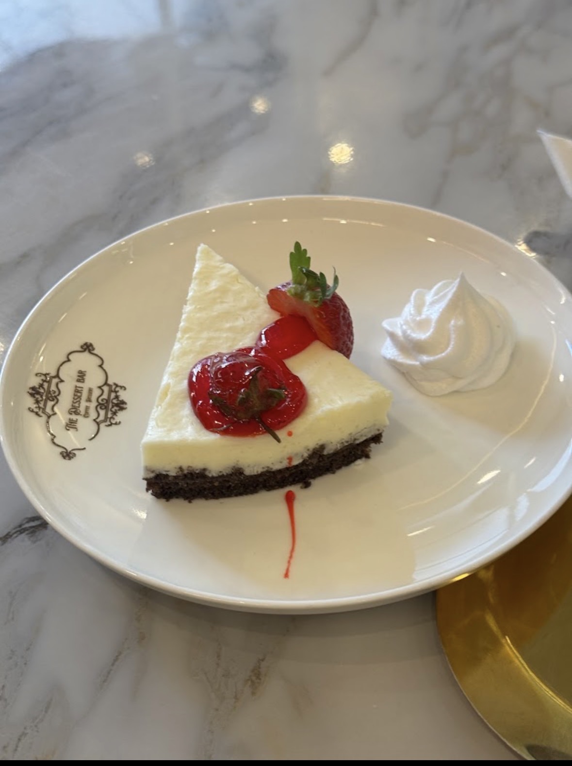 Cheesecake topped with strawberries